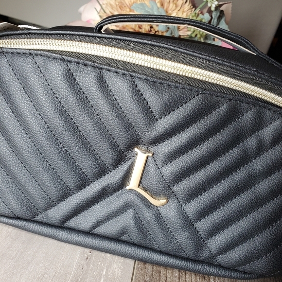 NWT Primark Black Cosmetic Bag with Quilted Texture and Gold Hardware Letter "L" - Picture 2 of 16